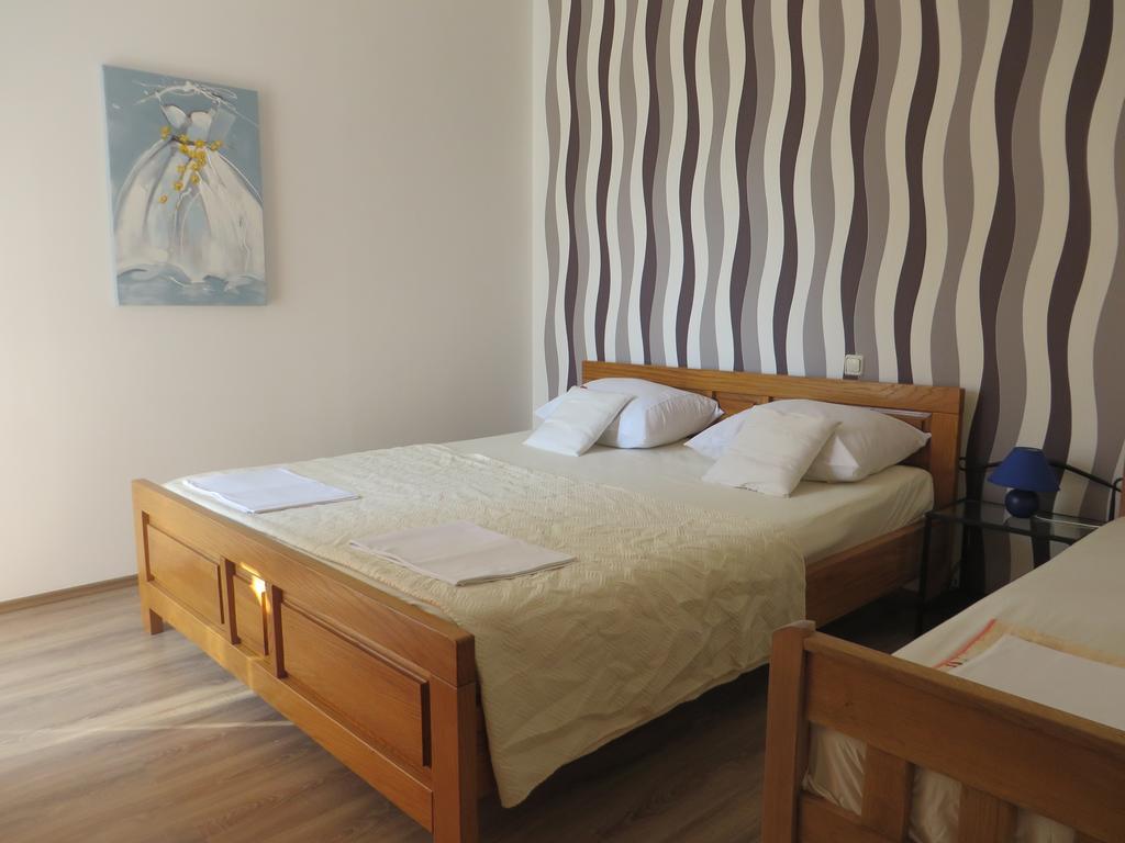 Banic Apartments With Pool Biograd Na Moru Room photo