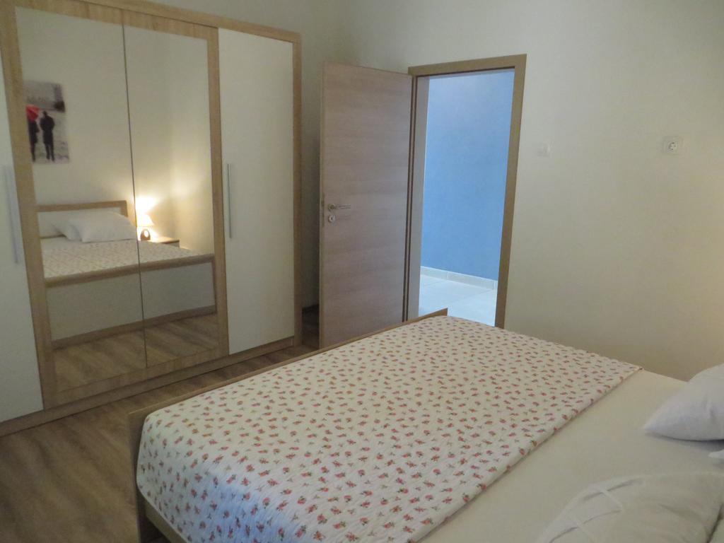 Banic Apartments With Pool Biograd Na Moru Room photo