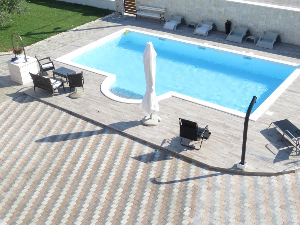 Banic Apartments With Pool Biograd Na Moru Room photo