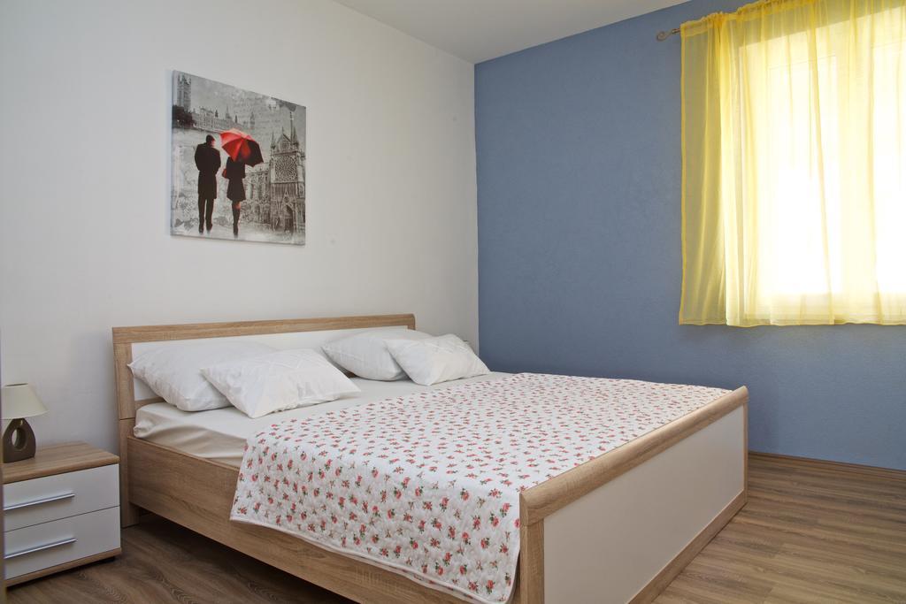 Banic Apartments With Pool Biograd Na Moru Room photo